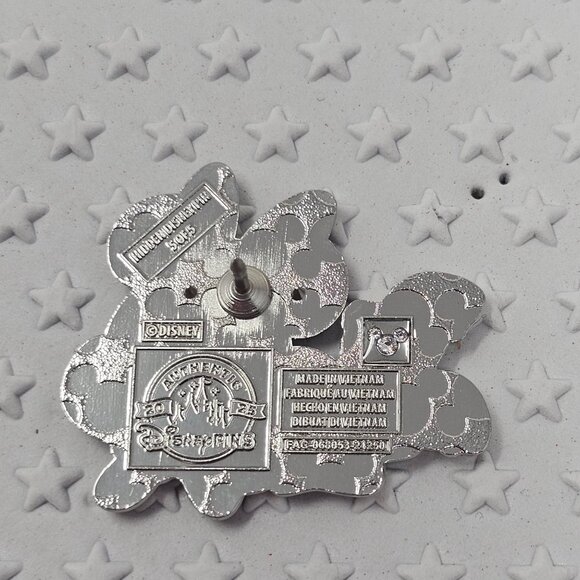 New! 2025 Disneyland Hidden Mickey Pink Minnie Pin - Picture 2 of 2